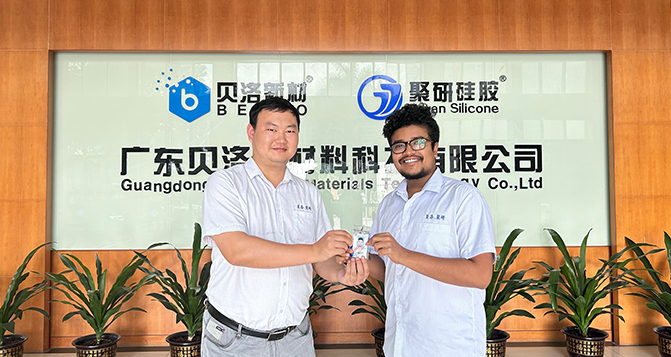 J9官网首位外籍员工欢迎会+生日会